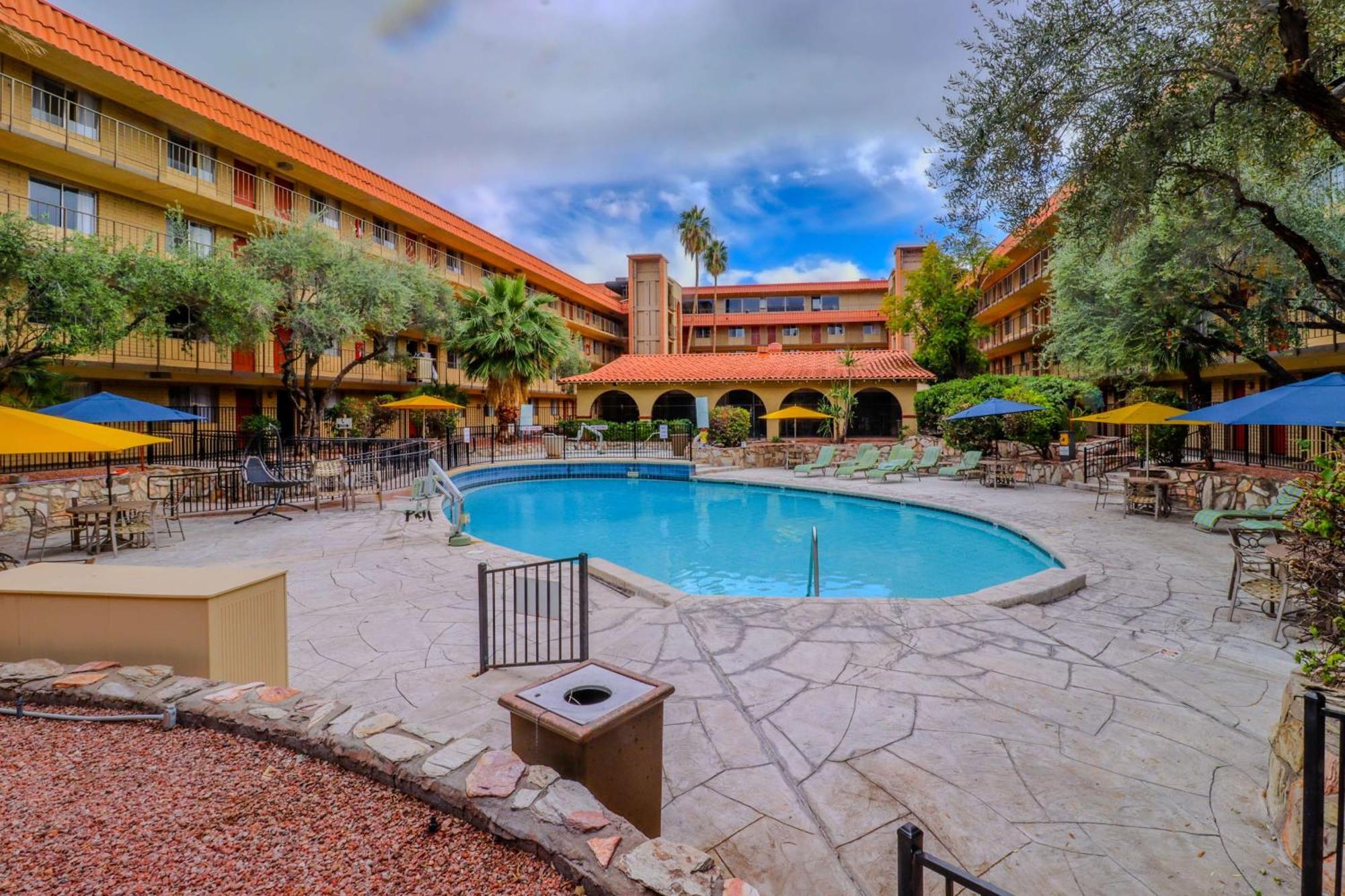 Motel 6 Phoenix, Az - Sky Harbor Exterior photo